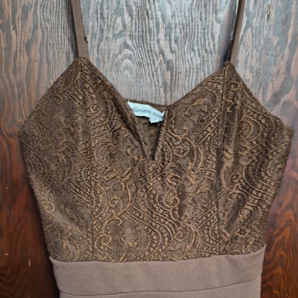 Almost Famous Chocolate Lace Dress - Picture 3 of 4